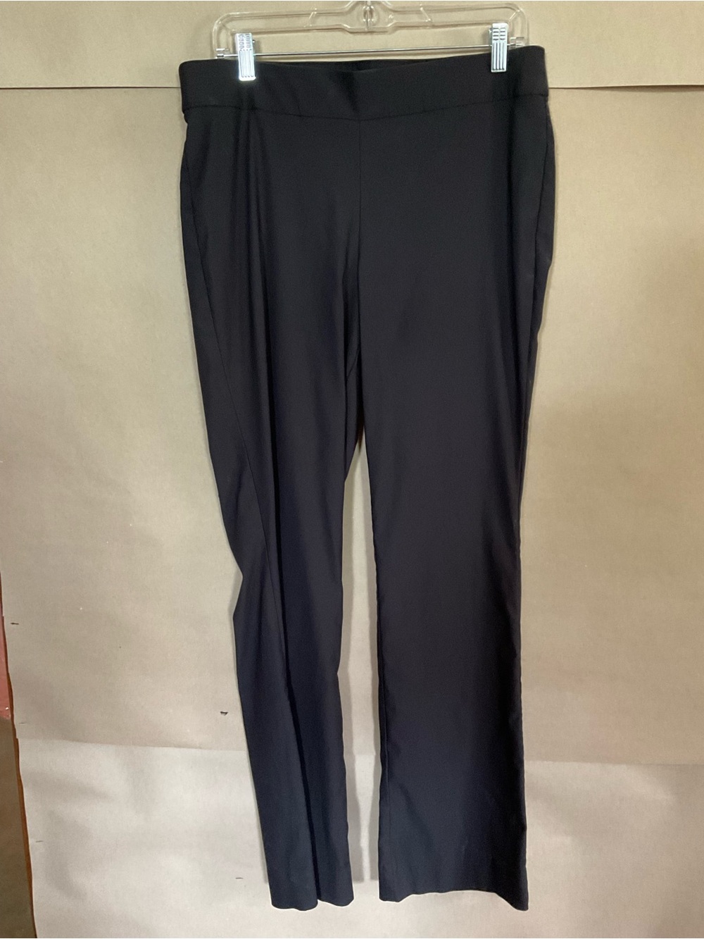 Simply Vera classic black Dress Pants. Boot cut Size L.